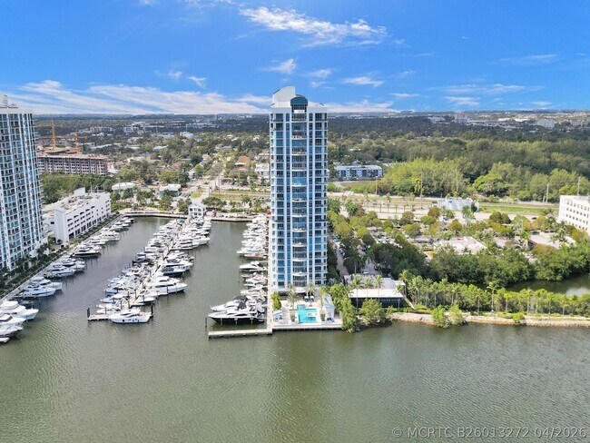 Building Photo - 17301 Biscayne Blvd