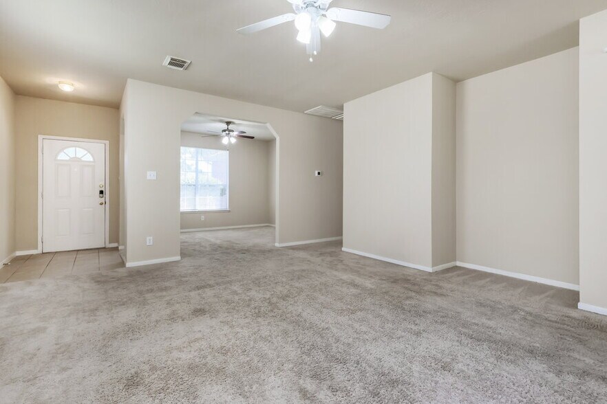 Building Photo - 22035 Willow Downs Dr