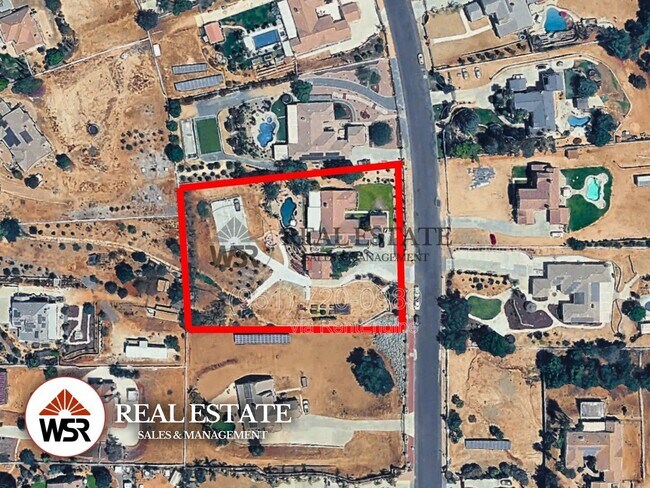 Building Photo - 18691 Oak Park Dr
