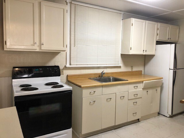 Kitchen 1 - 528 S Main St