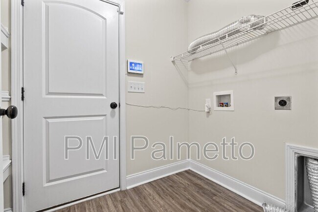 Building Photo - 634 Pine Lilly Dr