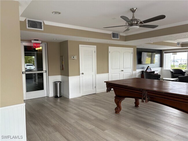 Building Photo - 2875 Palm Beach Blvd