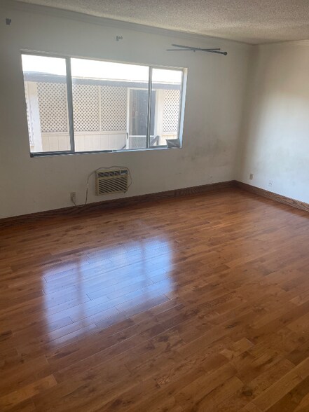 Primary Photo - 5853 Virginia Ave