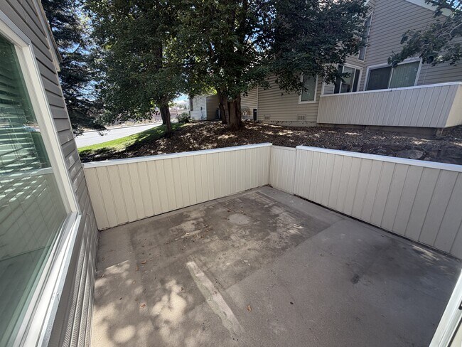 Building Photo - 2461 S Xanadu Way