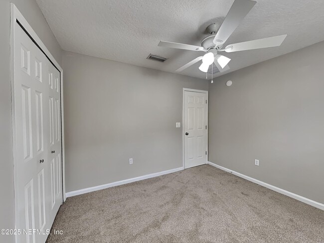 Building Photo - 2450 Creekfront Dr