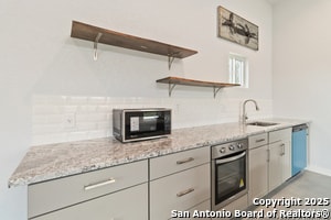 Building Photo - 462 Ledgeview Dr