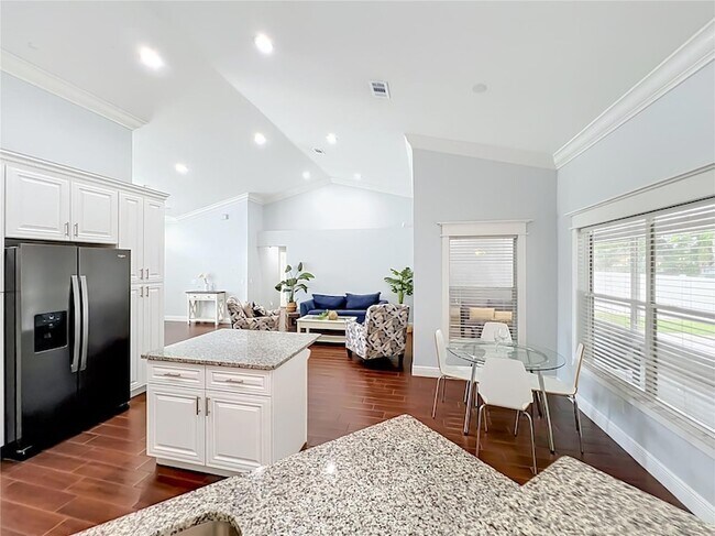 Building Photo - 3020 Hartland Ct