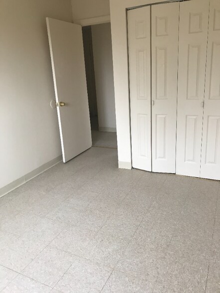 Building Photo - 121 Hillcrest Ave