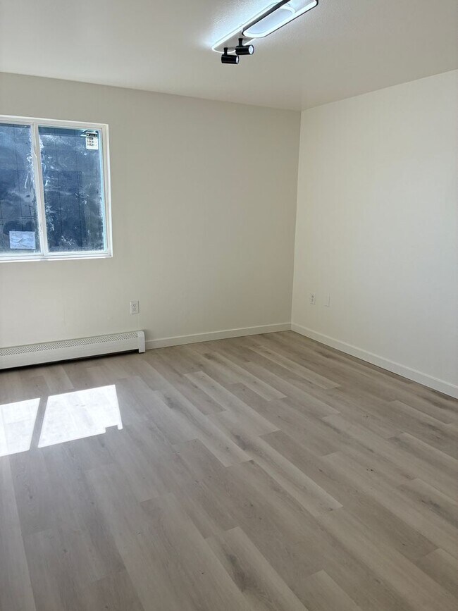 Building Photo - 3200 Spenard Rd