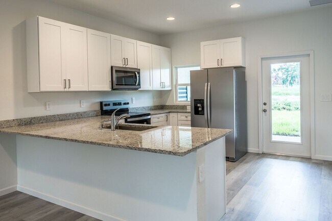 Building Photo - 5347 Vista Lago Dr