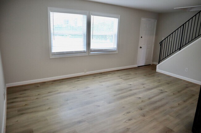 Building Photo - Lovely Single Family Home in Rockville