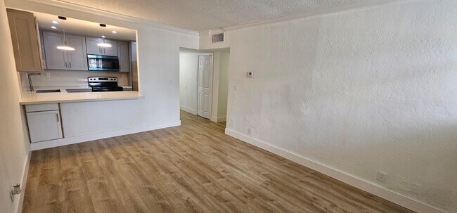 Building Photo - 801 NW 47th Ave