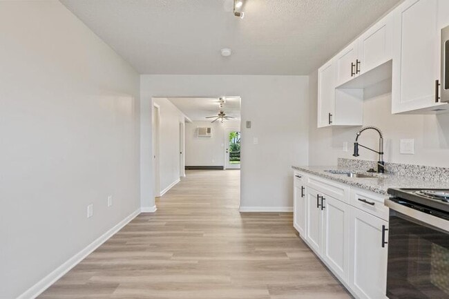 Building Photo - 2520 Bradford Ct