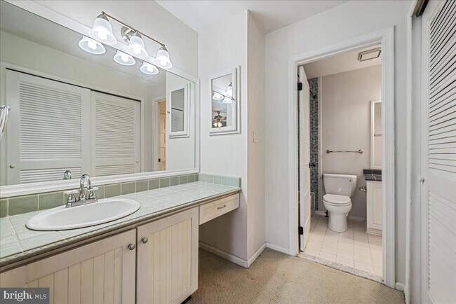 Building Photo - 2002 Derby Ridge Ln