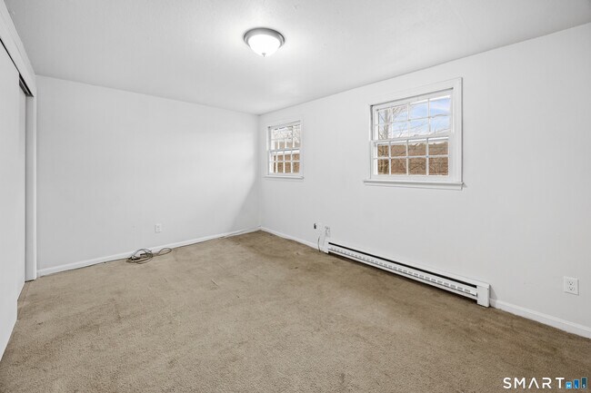 Building Photo - 9 Maple Ave