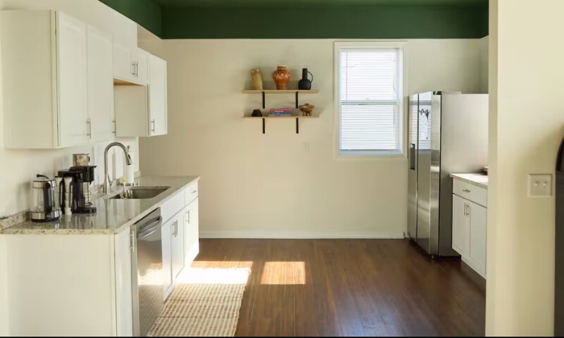 Building Photo - 2433 S 16th St