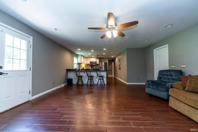 Building Photo - 7122 Woods Dr