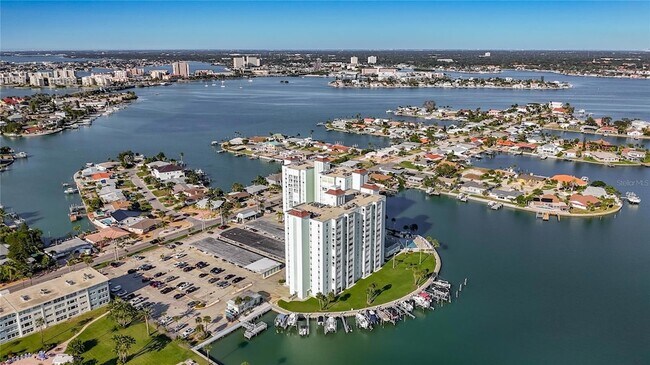 Building Photo - 400 64th Ave