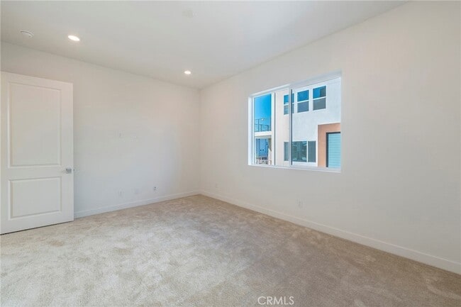 Building Photo - 121 Baluster