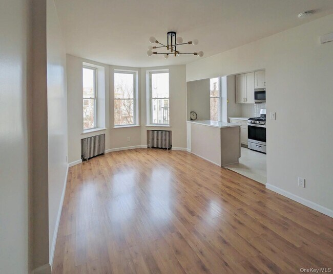 Building Photo - 60-85 71st Ave