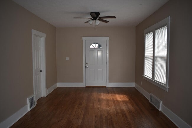 Building Photo - 5360 N 29th St