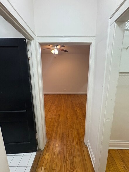 Building Photo - 824 S Austin Blvd