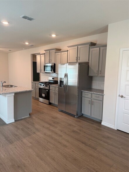Building Photo - 10213 Barron Dr