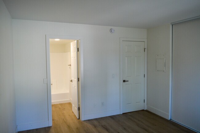 Building Photo - 3535 Banbury Dr