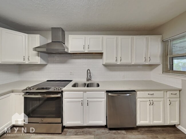 Building Photo - 4957 Betsy Dr