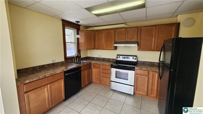 Building Photo - 4631 Lehigh Dr