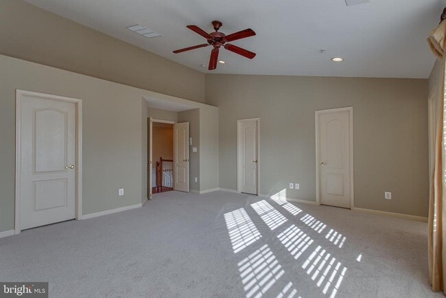 Building Photo - 22000 Avonworth Square