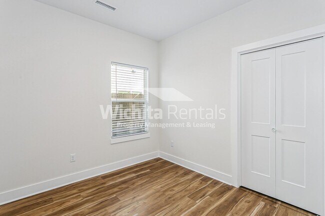 Building Photo - 1738-1738 S Hickory Creek St