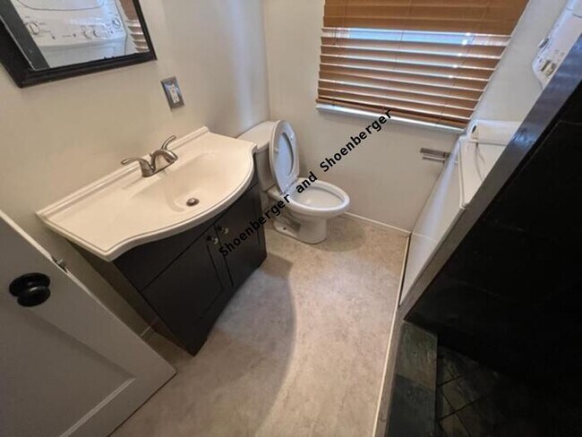 Building Photo - 343 Stewart Street