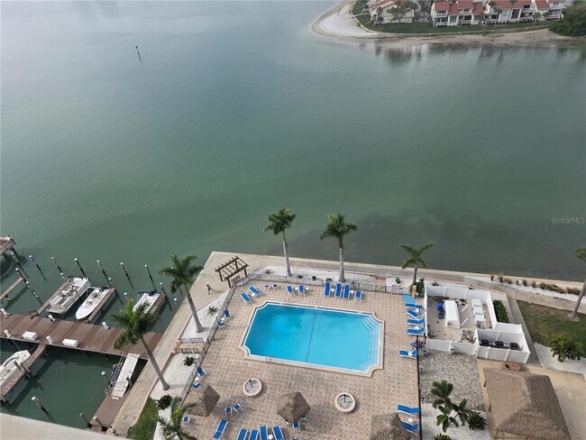 Building Photo - 5200 Brittany Dr S