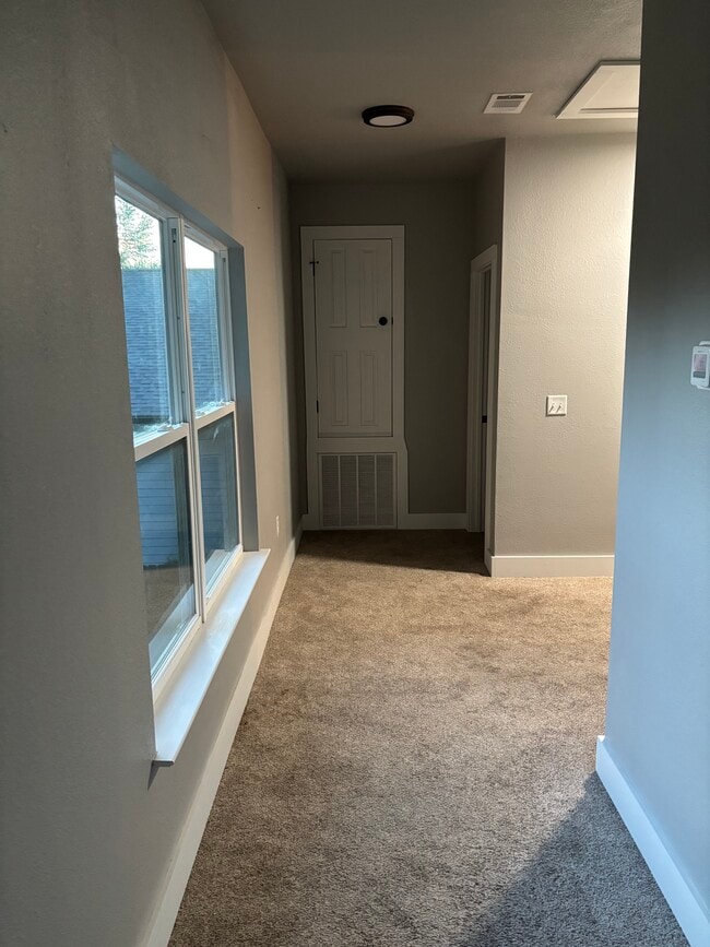 Building Photo - 277 Seamarge Ln
