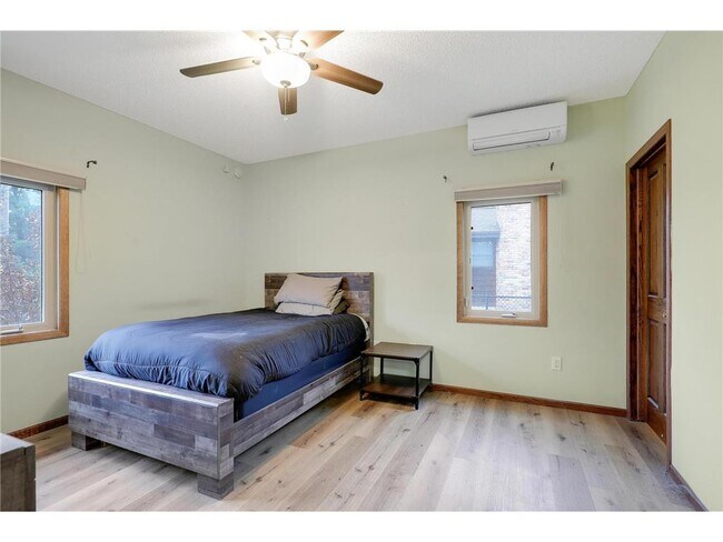 Building Photo - 11333 Welcome Ave N