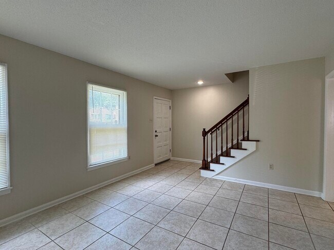 Building Photo - 5659 Hinton Pl