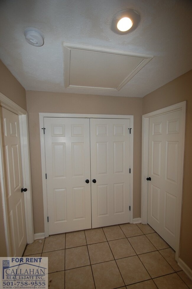 Building Photo - 3 Bedroom Duplex in Jacksonville