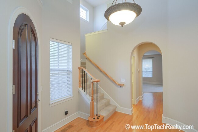 Building Photo - 12750 NW Alsace Ln