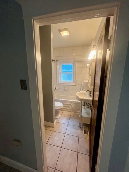 Bathroom - 2107 Maury Ave