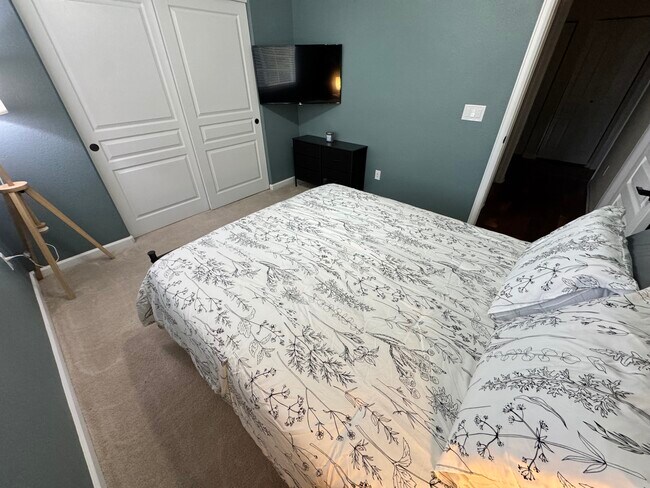 Building Photo - 8035 Lee Dr