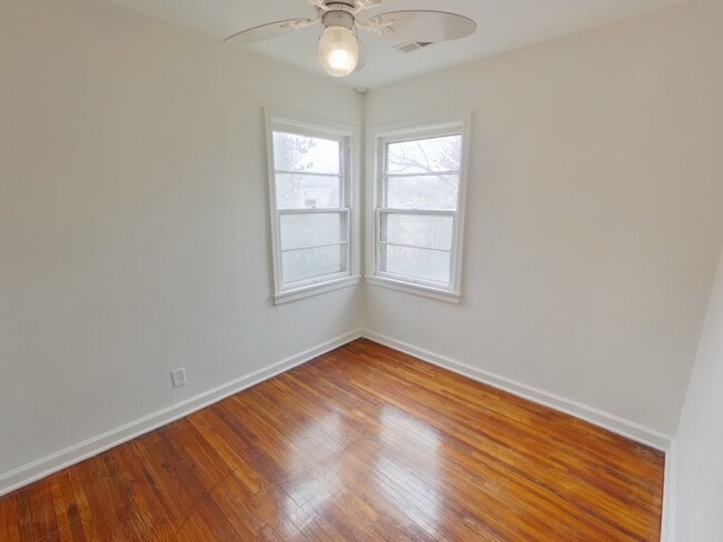 Building Photo - 1607 N Erie St