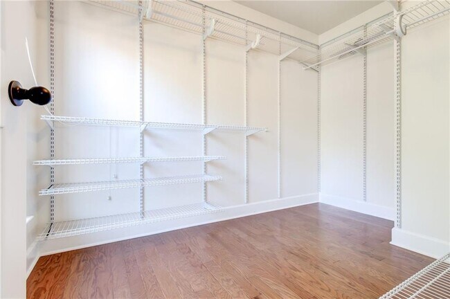 Building Photo - 3304 Ferncliff Ct