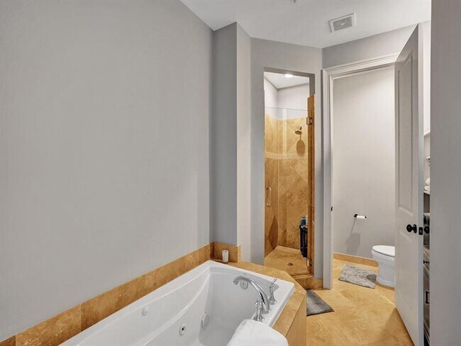 Building Photo - 58 Via Floresta Dr