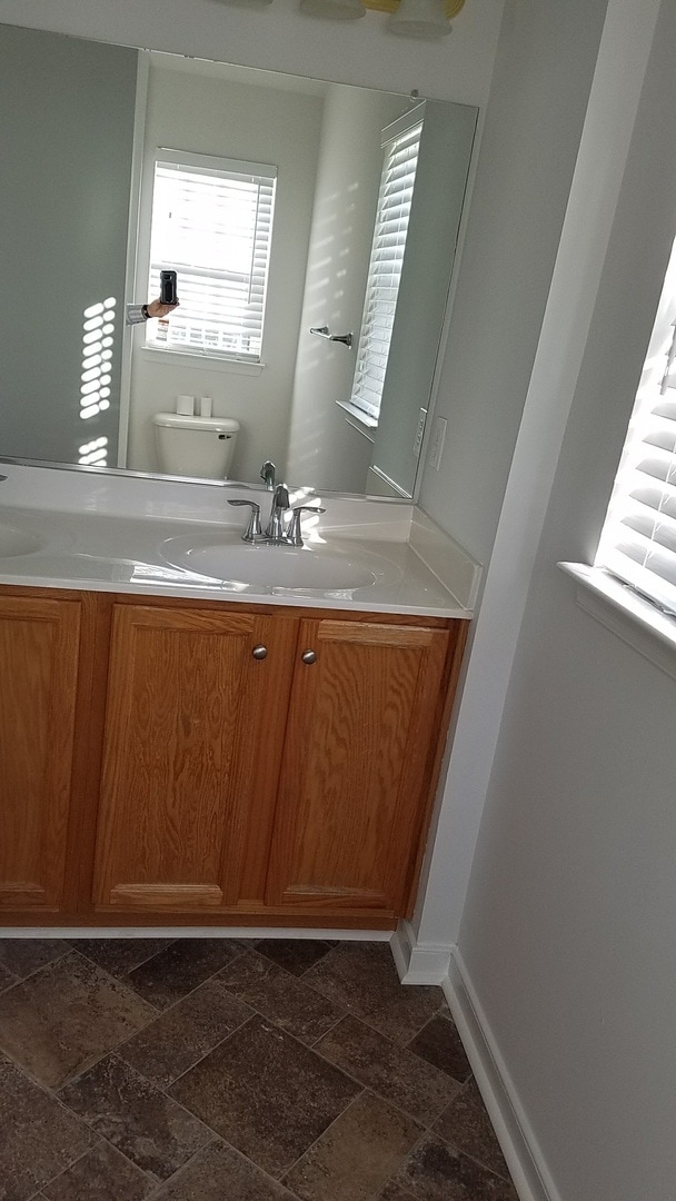 Building Photo - 3 bed, 2.5 Bath 1440sf End-Unit Henrico To...