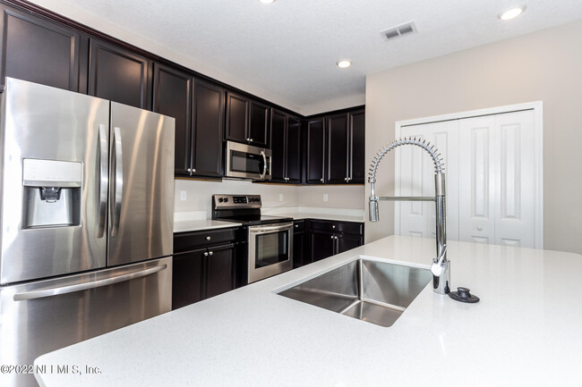 Building Photo - 149 Appleton Ct