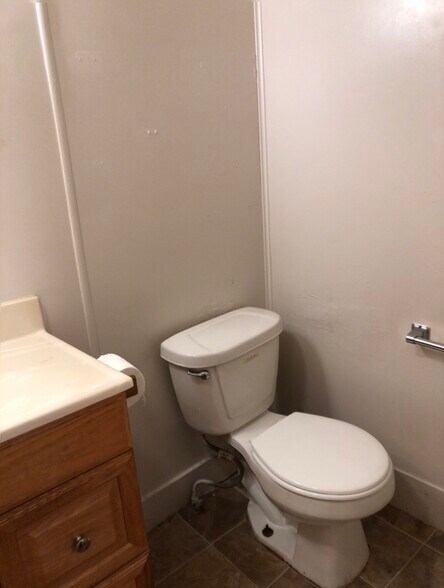 Building Photo - 1115 NW 9th St