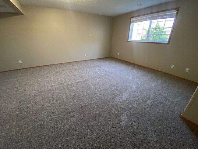 Building Photo - 6013 23rd St S