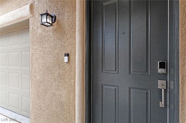 Building Photo - 802 Warwick Castle Dr