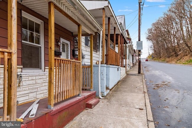 Building Photo - 134 1/2 W Spruce St